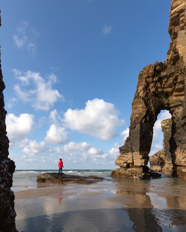 AB Bij eb aan de kust in Spanje