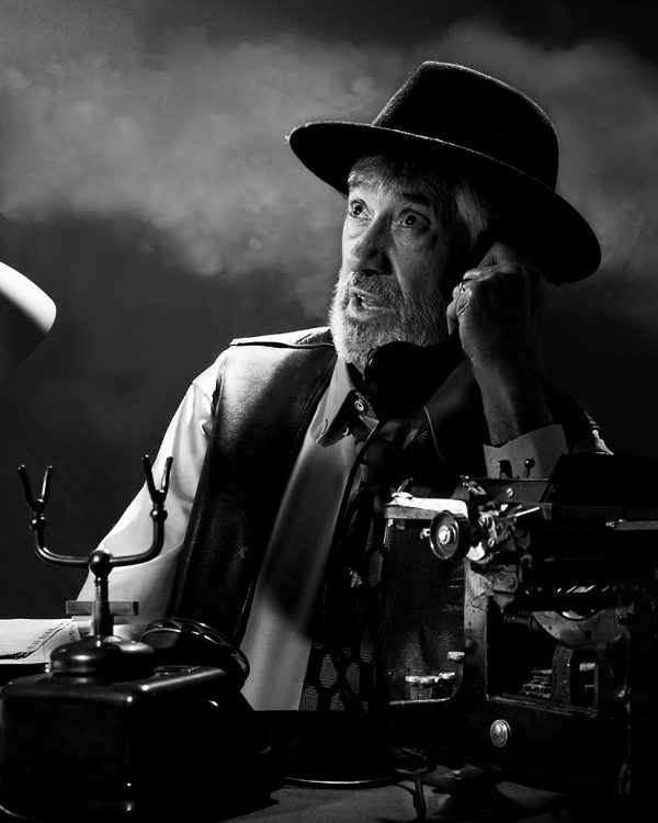 PORTRET-Annette; Op kantoor